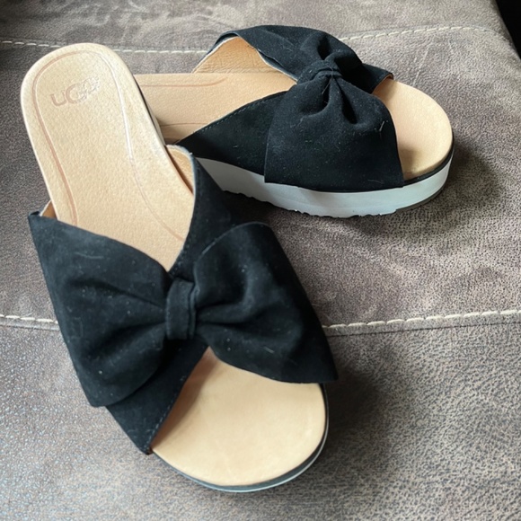 Ugg Sandals - Picture 2 of 3